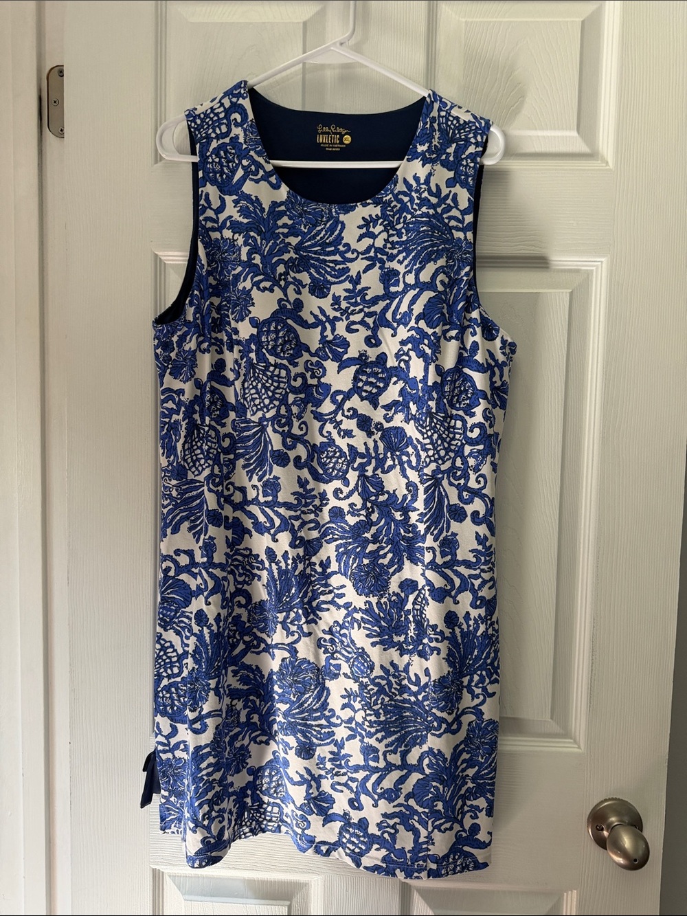 Lilly Pulitzer Blue and White Floral Sleeveless Shift Dress